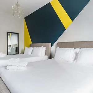 Queen Street Lofts 4*, Toronto Canada